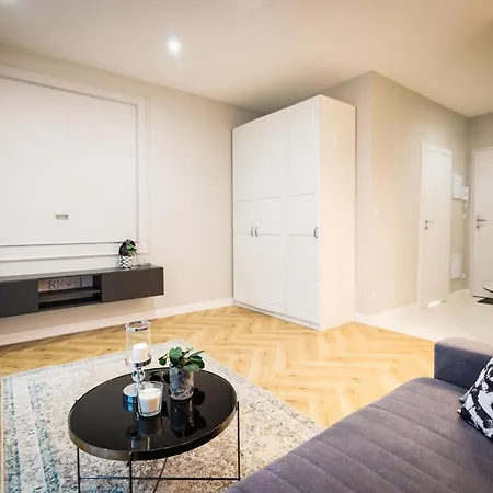 Targowa Bright By Sofija *